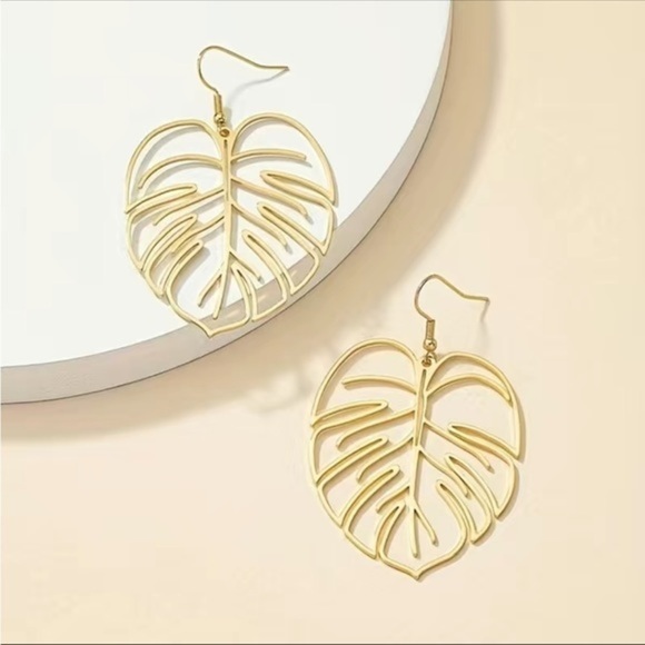 NEW GOLD Creative Hollow Big Leaf Earrings Boho Ear Jewelry Womens Pierced - Picture 5 of 6